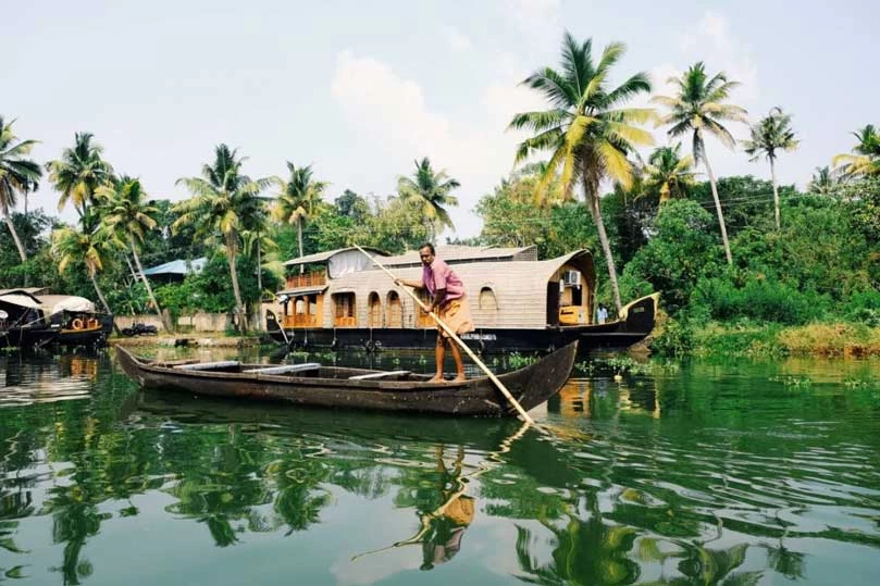 Kerala Tour Itinerary for 9 Nights and 10 Days, Kearla Backwater Tour, Jitu India Tour